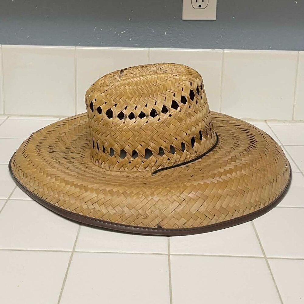 straw hat - Picture 6 of 13